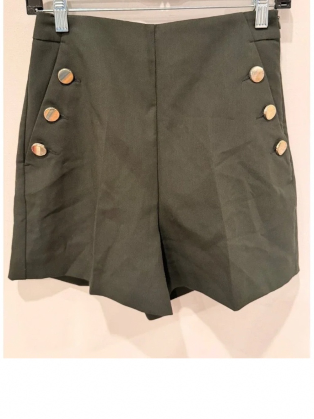 NWOT Zara Women's Small Olive Green High Waist Gold Button Shorts
